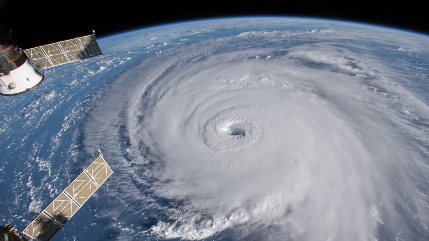 How Hurricanes Form – The Science Behind Tropical Cyclone...